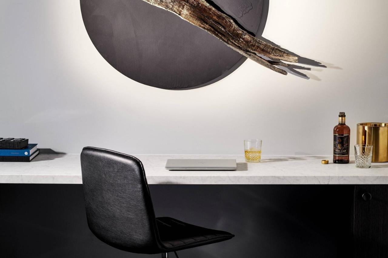 Midnight Hotel, Autograph Collection Canberra Zewnętrze zdjęcie The "Moon" pendant light