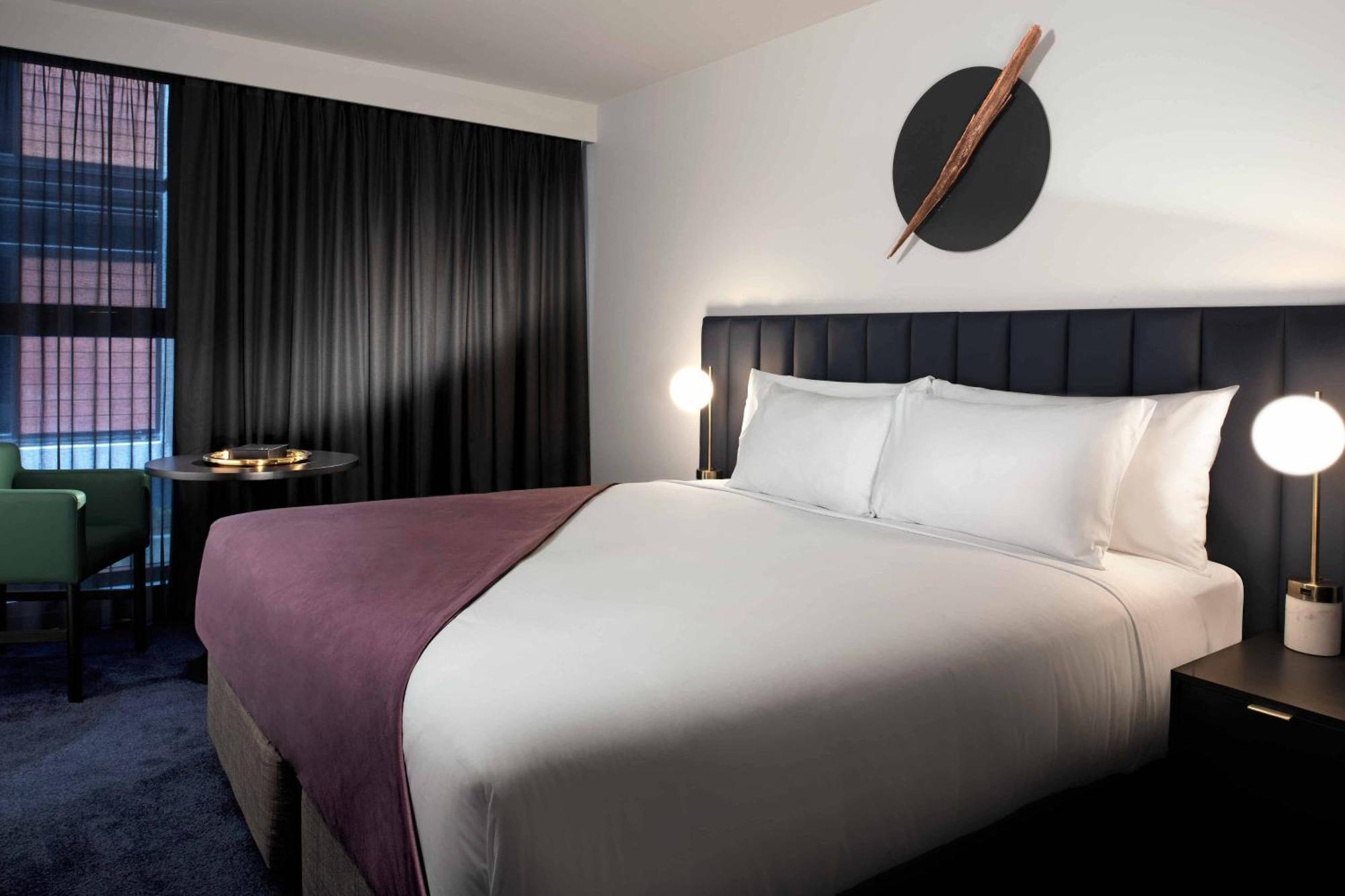 Midnight Hotel, Autograph Collection Canberra Zewnętrze zdjęcie A bedroom at the hotel