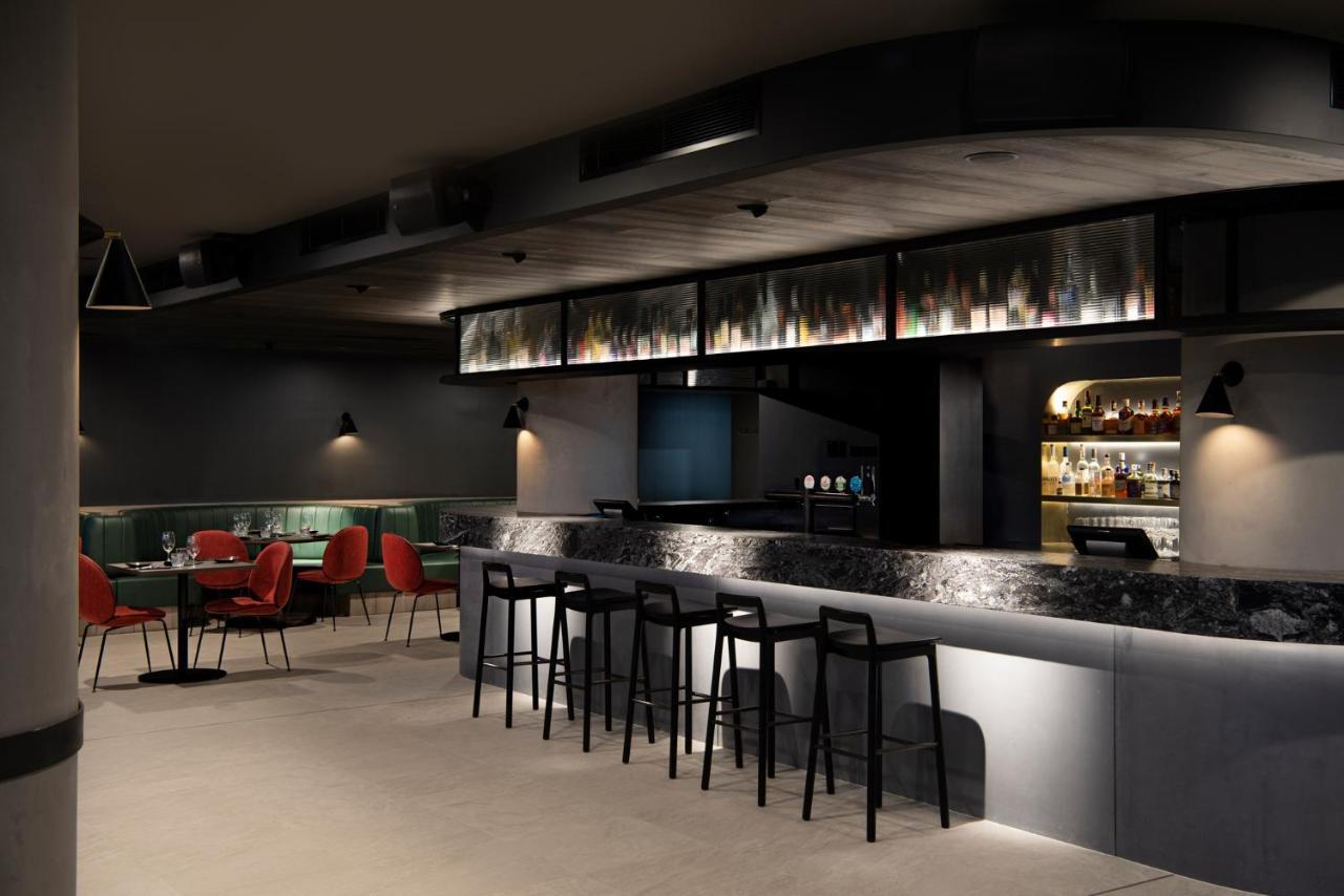 Midnight Hotel, Autograph Collection Canberra Zewnętrze zdjęcie The bar at the restaurant