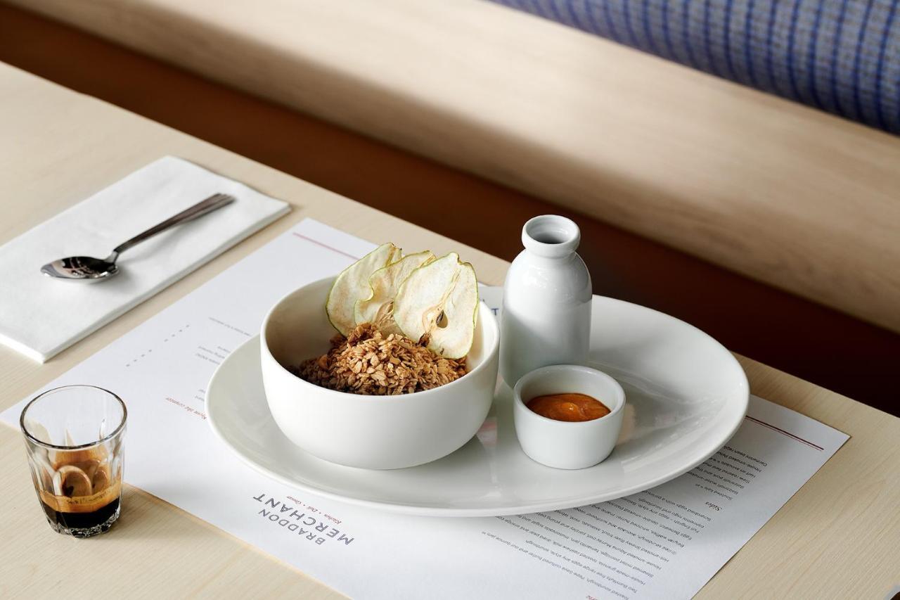 Midnight Hotel, Autograph Collection Canberra Zewnętrze zdjęcie A bowl of granola with milk and honey